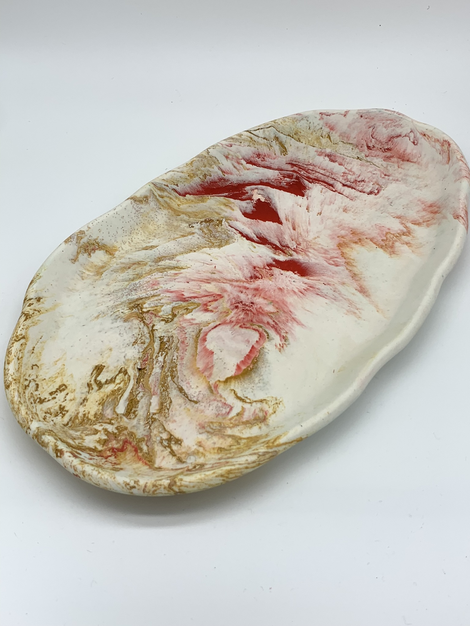 Billede af 'Rød og oxi gul marmor med glimmer' - Stort pyntefad
